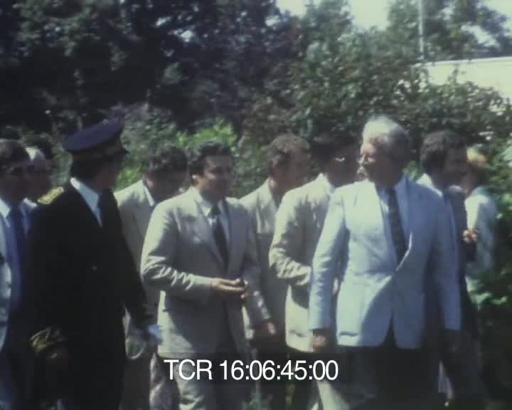 Visite du ministre du "Temps libre" en 1981, et un convoi militaire en 1984