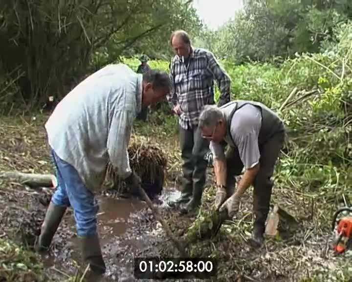 pêcheurs au secours des cours d'eau (Des)