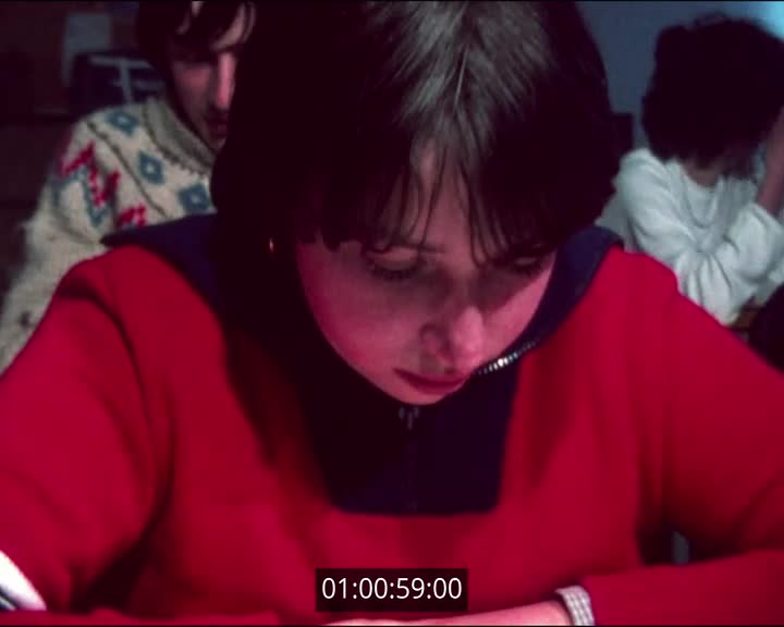 Film scolaire Chateaulin - 4èmeB (1) - Une histoire de pique-cul - 80-81