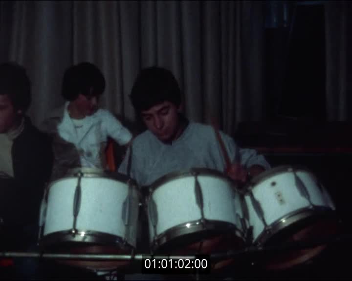 Films scolaires de Quimper - Collège Ste Thérèse - 4ème 02 - Une boum ratée